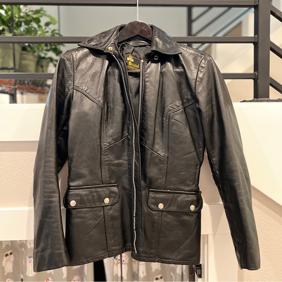 Classic vintage leather jacket - size small with zippers and flare - Picture 1 of 13